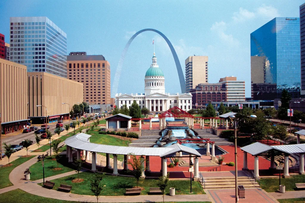 Gateway Arch and the Old Courthouse dome behind Kiener Plaza in downtown St. Louis
